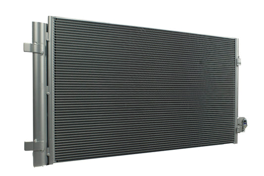 Condensador Automotriz BMW 750i 15-18 M5 M550i M760i 17-18