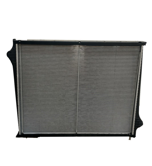 Radiador Tracto Camion Scania Series p114 96-04 33 7/8 x 26 5/8 x 46mm Plastico/Aluminio T/M Con Marco