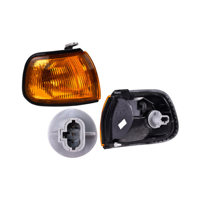 Cuarto Punta Ns Tsuru Iii 97-00 Ambar C/Foco Lucid Depo (U.T.P) Der