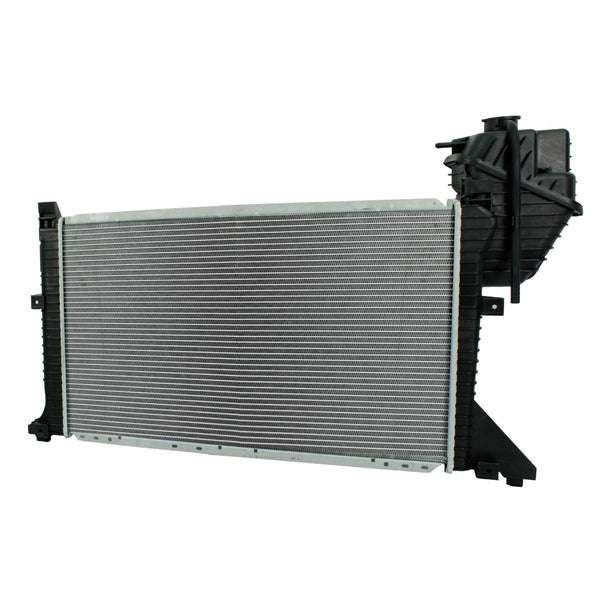 Radiador Automotriz Mercedes Benz Sprinter Frightliner Sprinter T/A 02-06 32mm Tubo Soldado