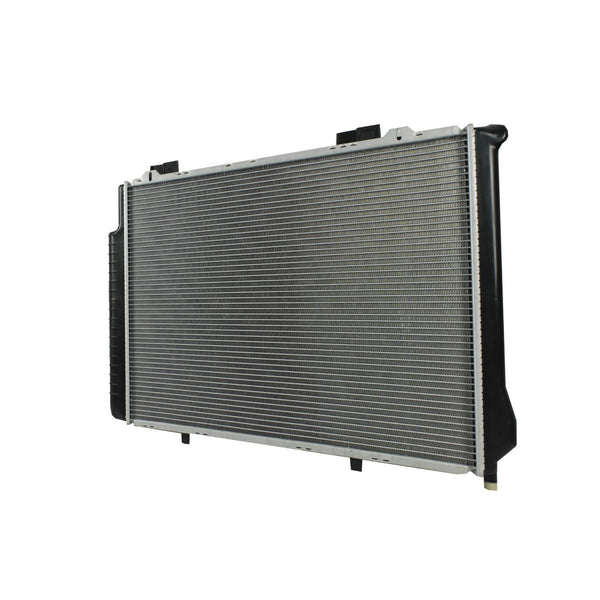 Radiador Automotriz Mercedes Benz E320 Base T/A 96-97 32mm Tubo Soldado