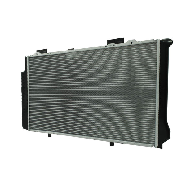 Radiador Automotriz Mercedes Benz E320 4MATIC Base T/A 98-02 32mm Tubo Soldado