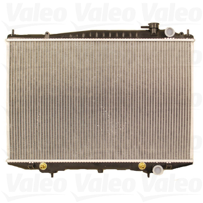 Radiador Nissan Frontier 2001-2008 L4 2.4L DPI: 2215 Para transmision Automatica