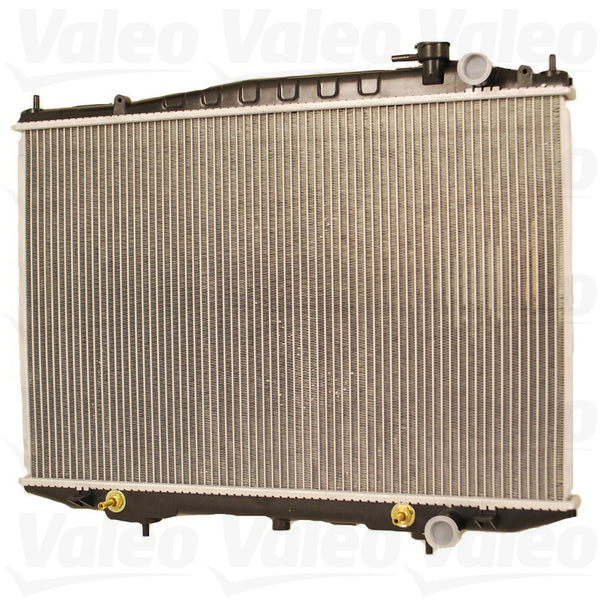 Radiador Nissan Frontier 2001-2008 L4 2.4L DPI: 2215 Para transmision Automatica