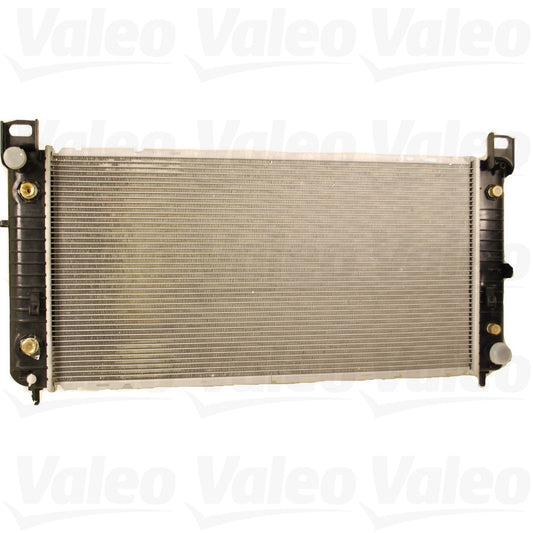 Radiador Chevrolet Suburban 1500 2000-2012 V8 5.3L w/ EOC DPI: 2370