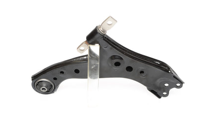 Horquilla Inferior Izquierdo Toyota Camry 2018-2023
