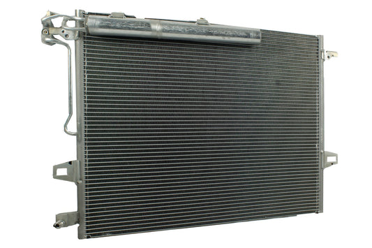 Condensador Automotriz Chevrolet Silverado 16-20 Ancho 23"