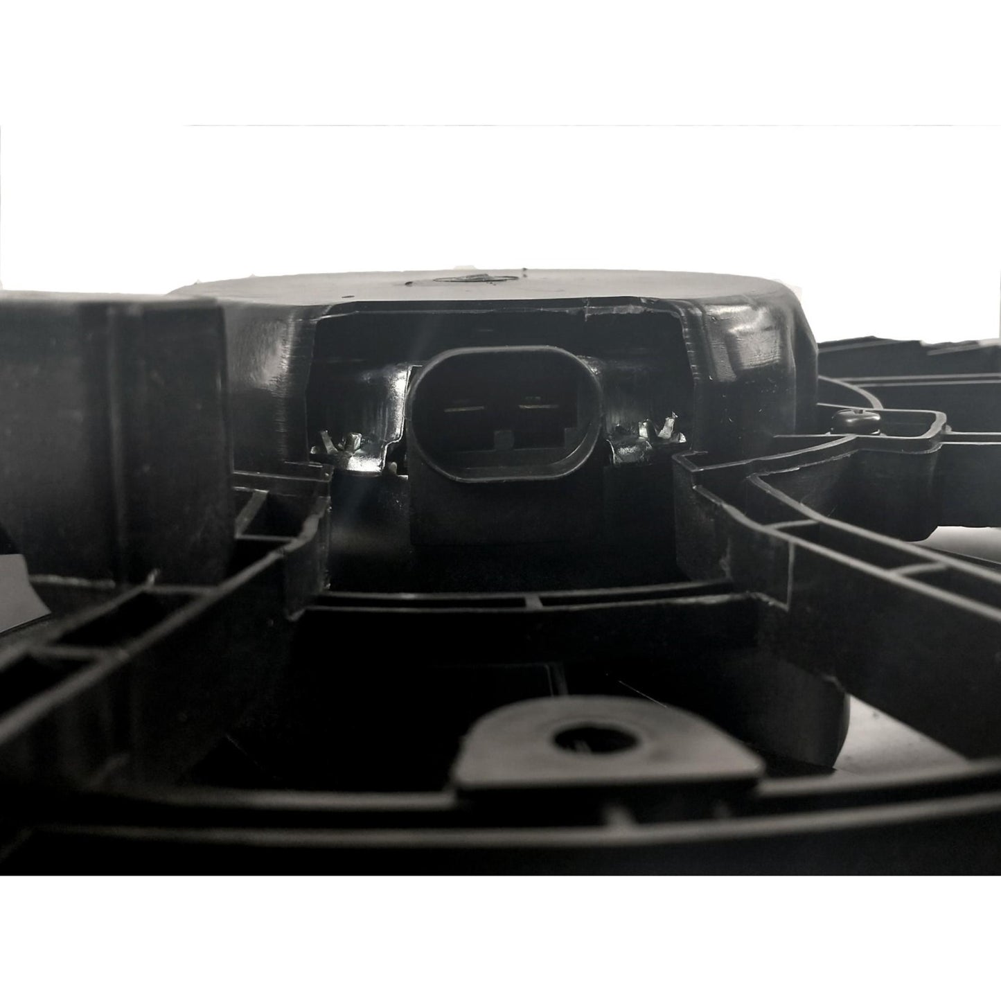 Motoventilador Automotriz Renault Logan 15-19 13 in